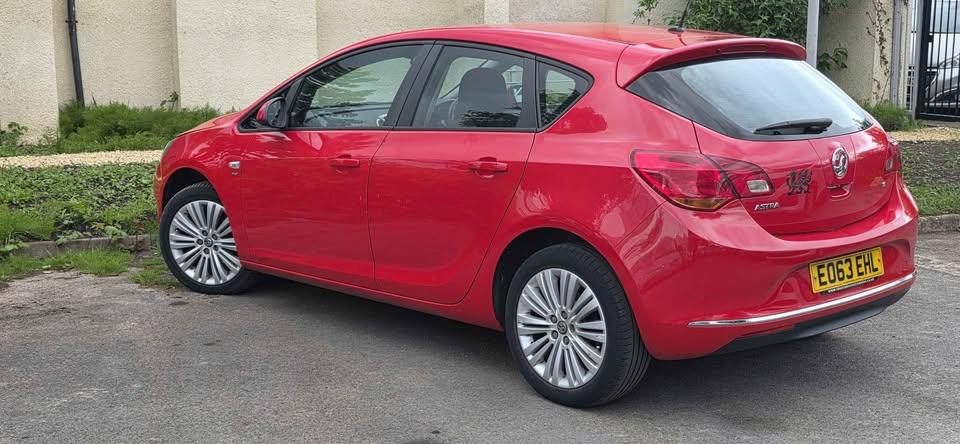 2013 VAUXHALL ASTRA Hatchback for sale at Auto Nation — photo 8