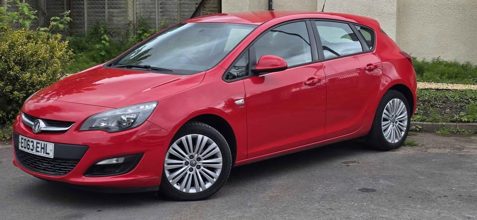 2013 VAUXHALL ASTRA Hatchback for sale at Auto Nation — photo 9