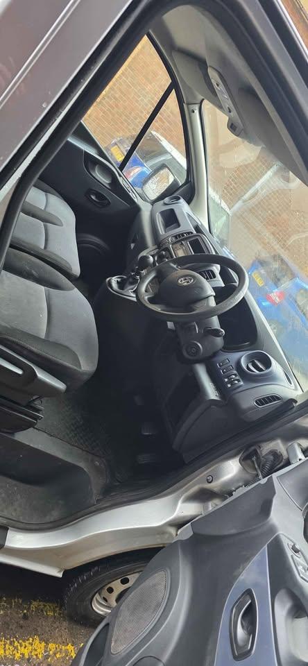 2017 VAUXHALL VIVARO Van for sale at Auto Nation — photo 2