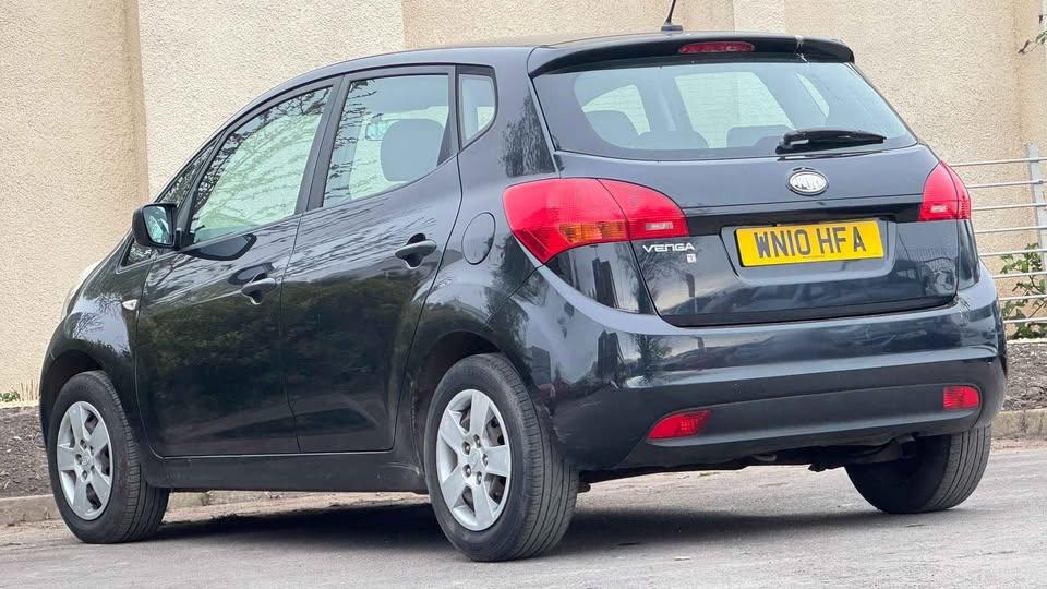 2010 KIA VENGA Hatchback for sale at Auto Nation — photo 13